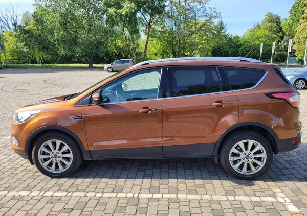 Ford Kuga cena 73900 przebieg: 62000, rok produkcji 2017 z Puławy małe 781